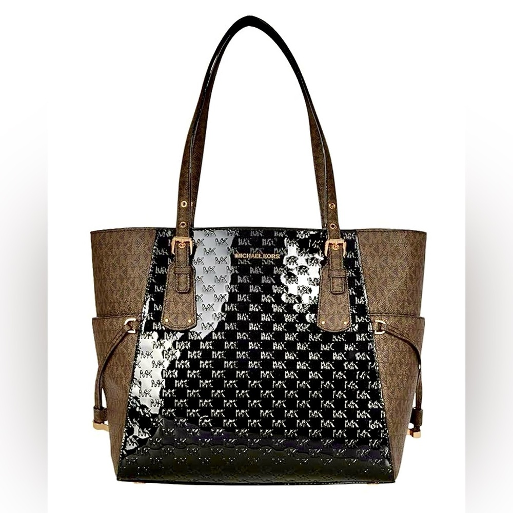 Michael Kors Voyager East/West Tote
Black One Size 30F1GV6T4B-001